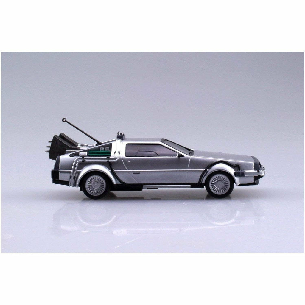 Back to the Future pull-back DeLorean 1:43 scale plastic model kit