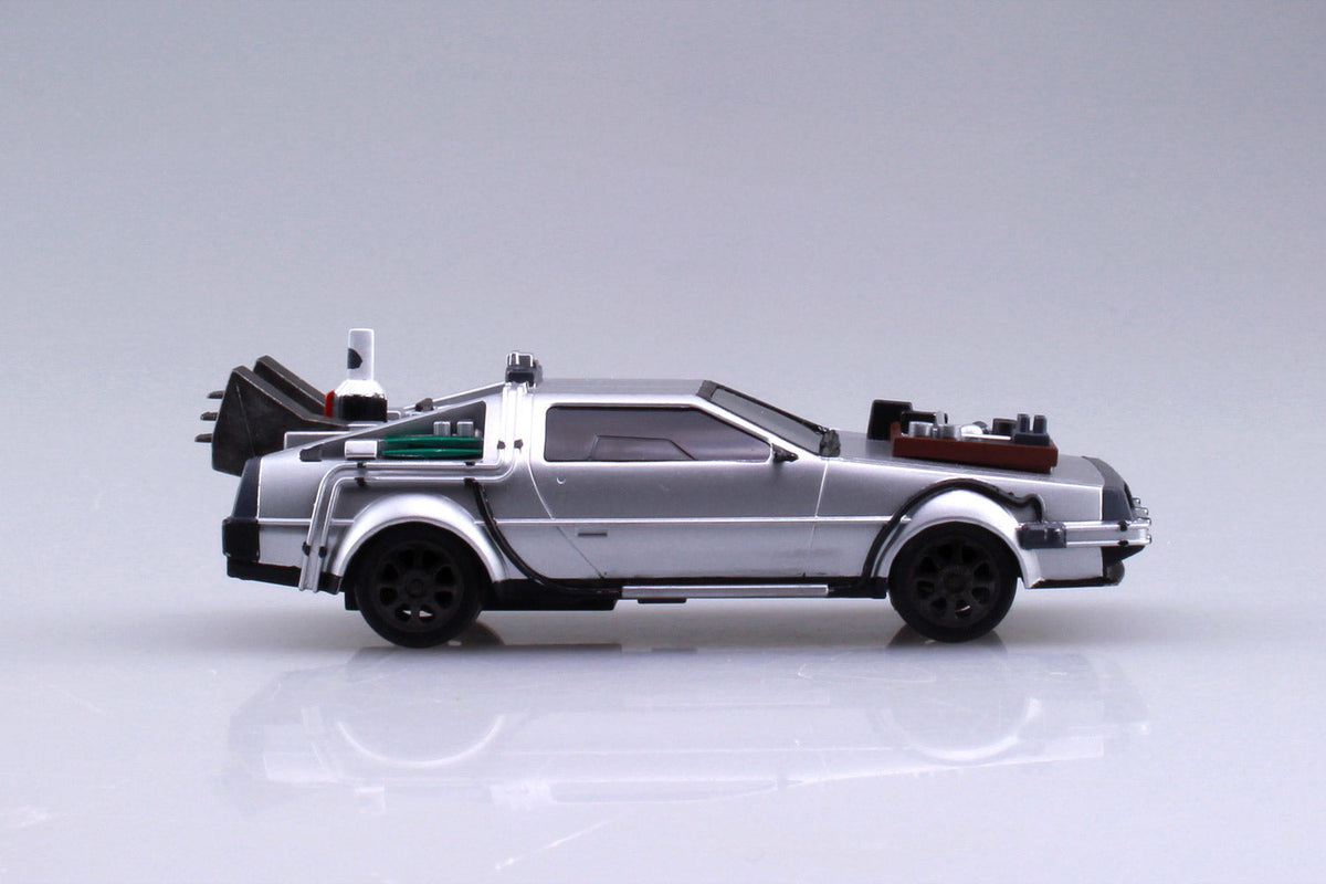 Back to the Future Part III pull-back DeLorean 1:43 scale plastic model kit